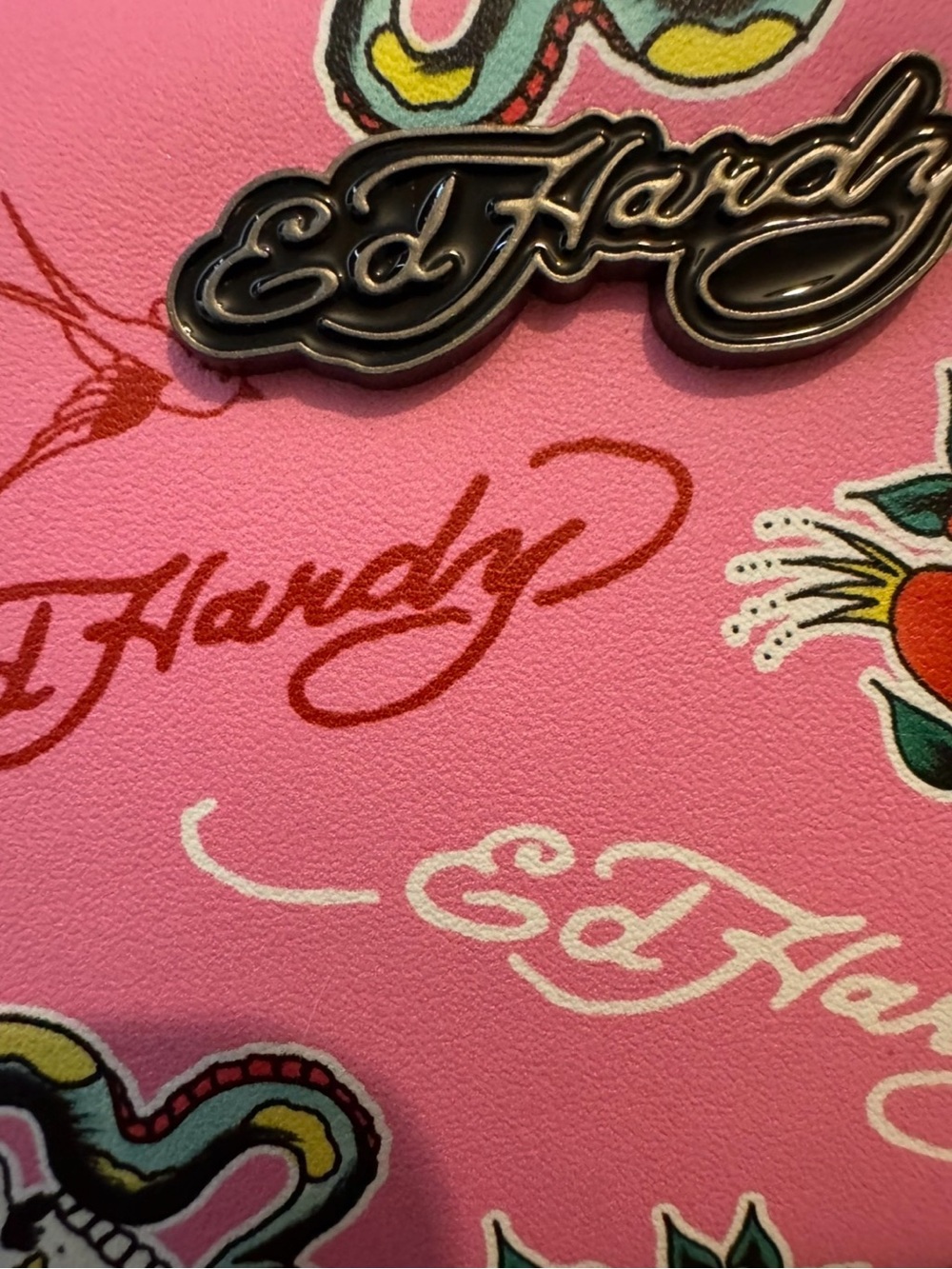 Ed Hardy Pink Tattoo Print Zip Around Wristlet Wallet Roses Skull Hearts - Picture 2 of 6